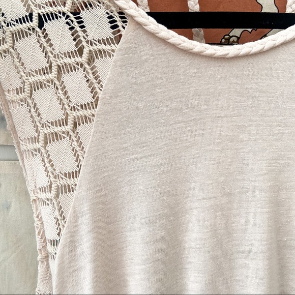 Shell Flowy Dress - Picture 4 of 10